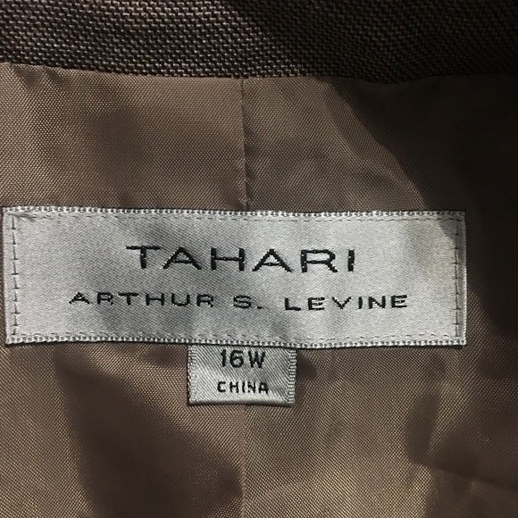 Tahari Tan Wool Blend Wooden Button Blazer - Picture 5 of 6